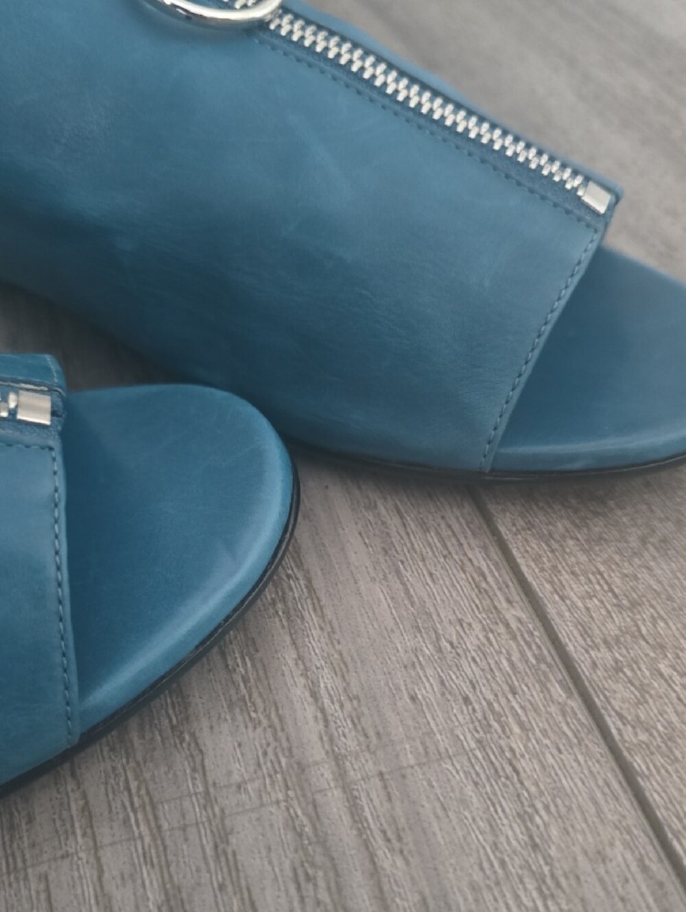 Like NewVia Spiga Blue Leather Slide Sandals with Silver Ring Zipper - Picture 9 of 11